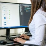 Travailler avec une côte cassée : conseils et précautions à suivre