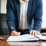 Tout savoir sur le salaire d’un clerc de notaire : guide détaillé